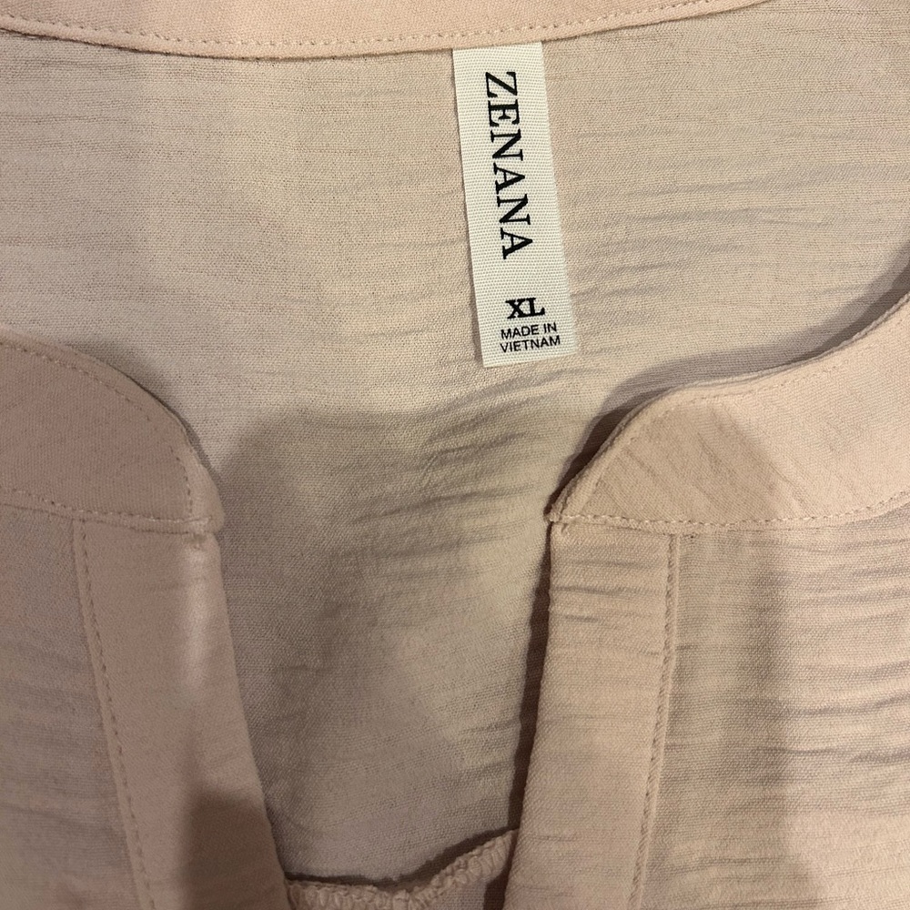XL Zenana chic V neck girly Ruffle Sleeve Blouse. Casual/office wear like new - Picture 2 of 3